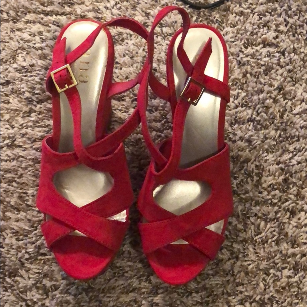 Red wedges